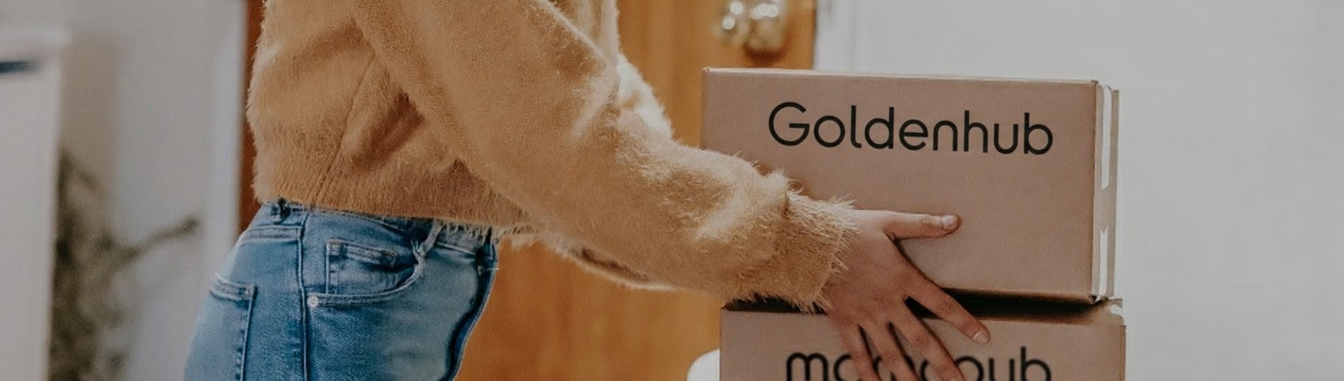 Goldenhub Shipping Banner